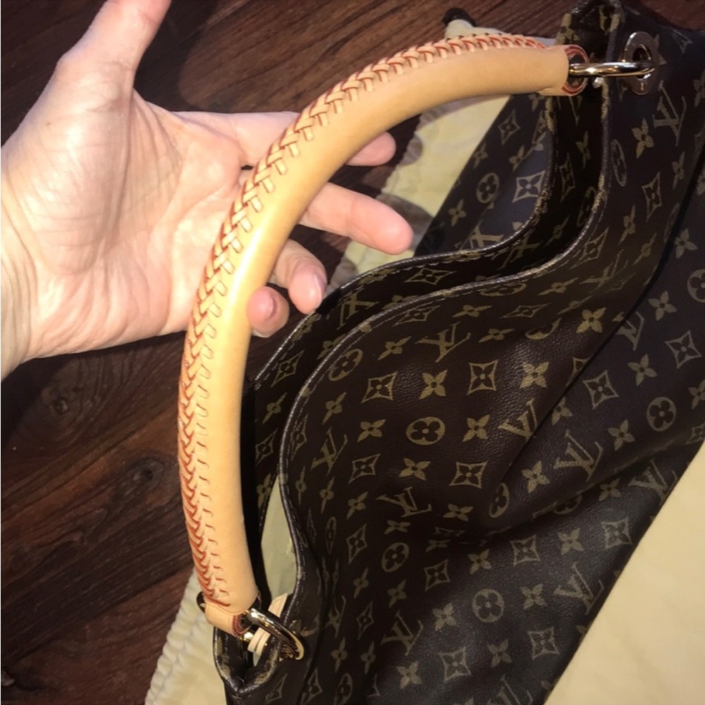 Louis Vuitton Artsy MM Monogram Purse - Picture 3 of 7